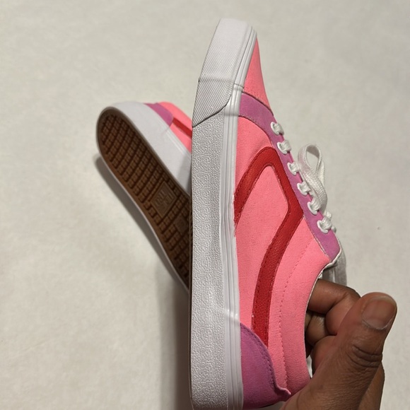 LIKE NEW TIME AND TRU WOMEN’S CANVAS LACE-UP WALKING SNEAKERS SHOES SIZE 8.5 - Picture 9 of 11